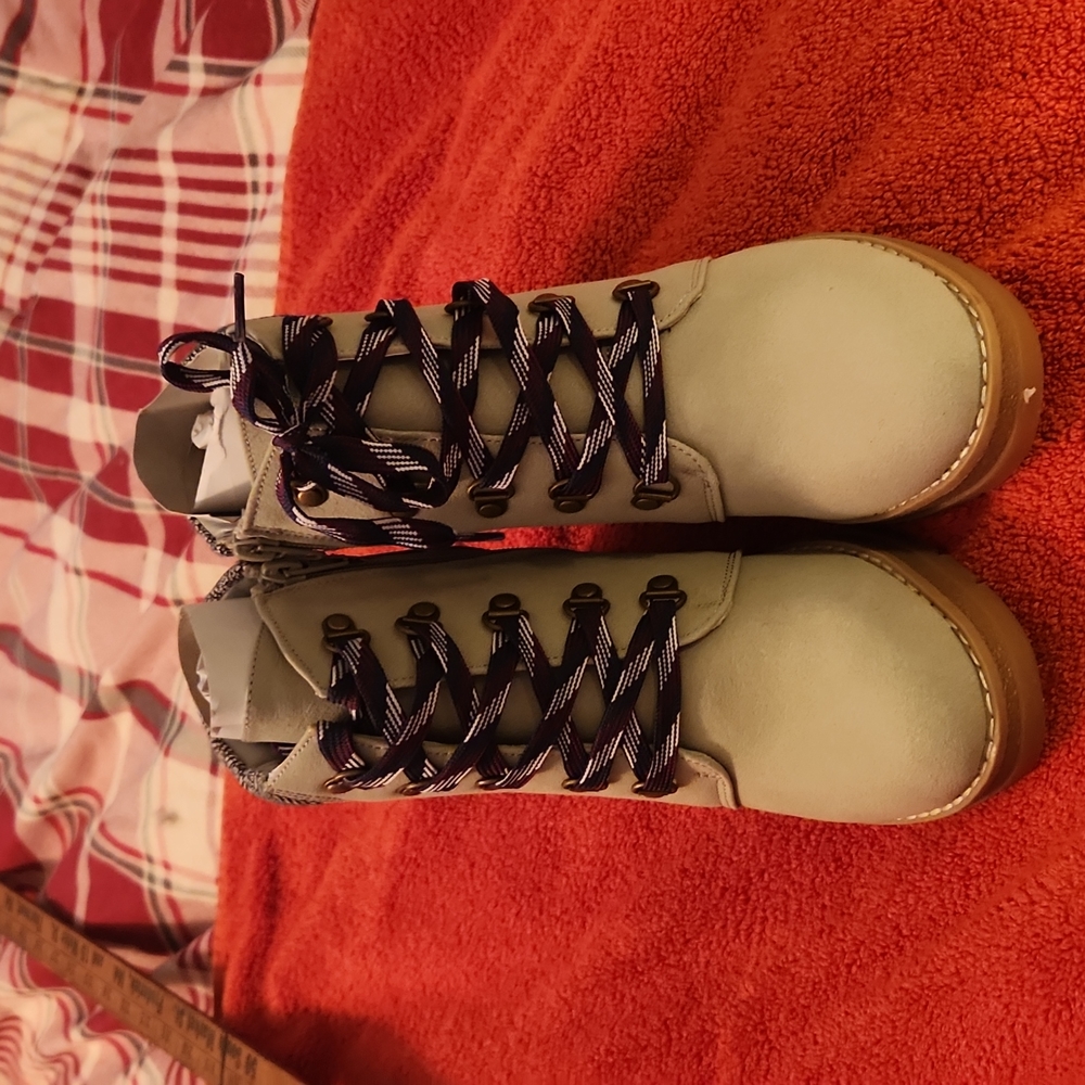 Maurice Claire Lace up 3" Wedge, size 8.5M, gray